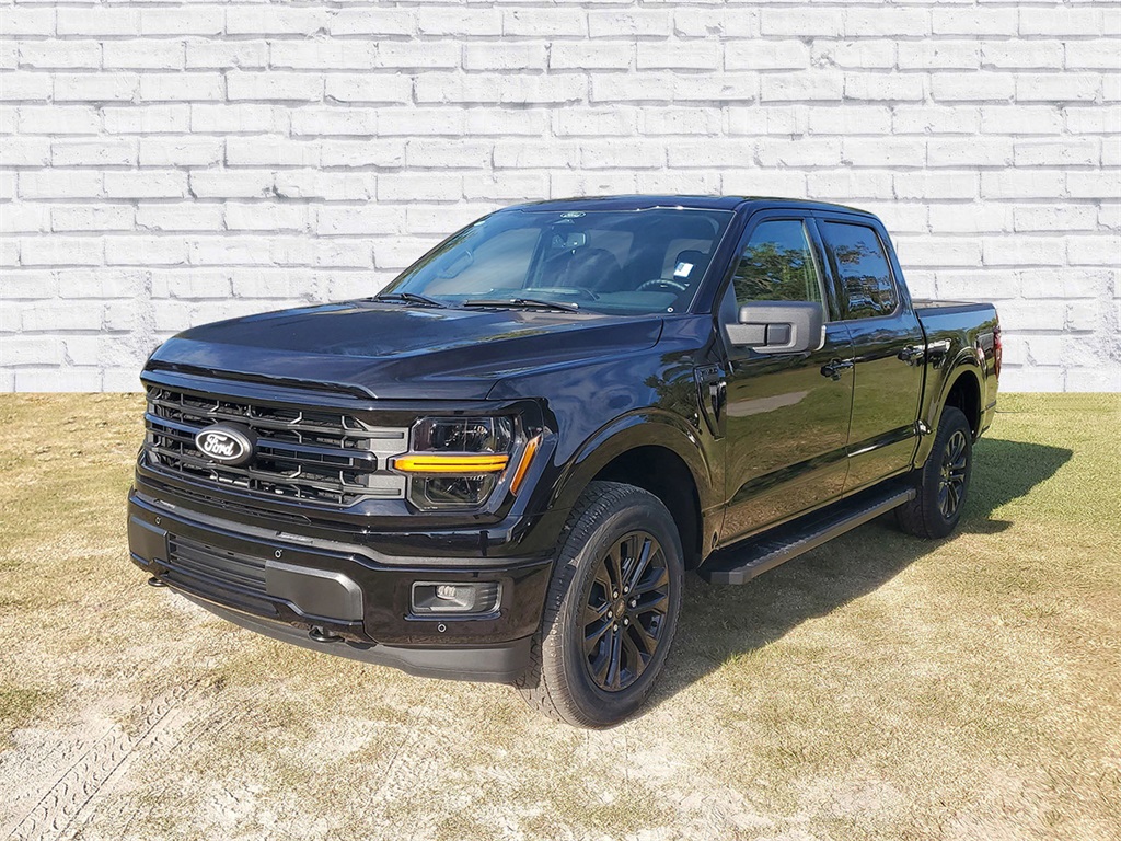 2025 Ford F-150 XLT photo 4