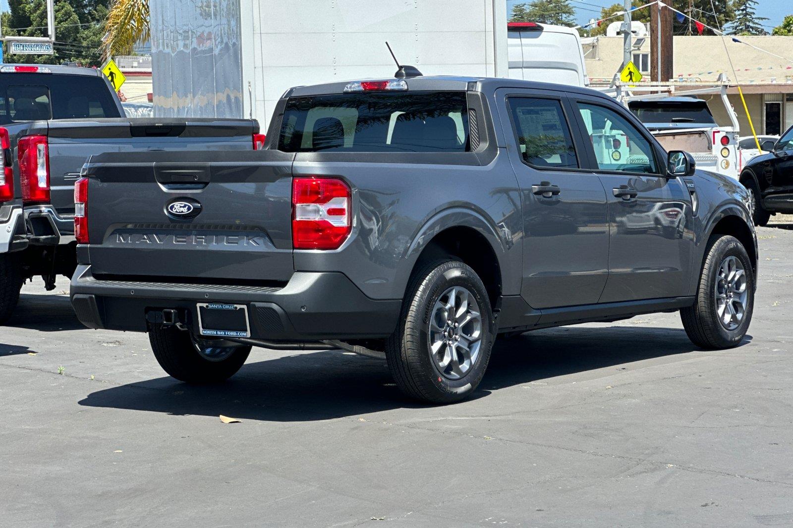 2025 Ford Maverick XLT photo 3
