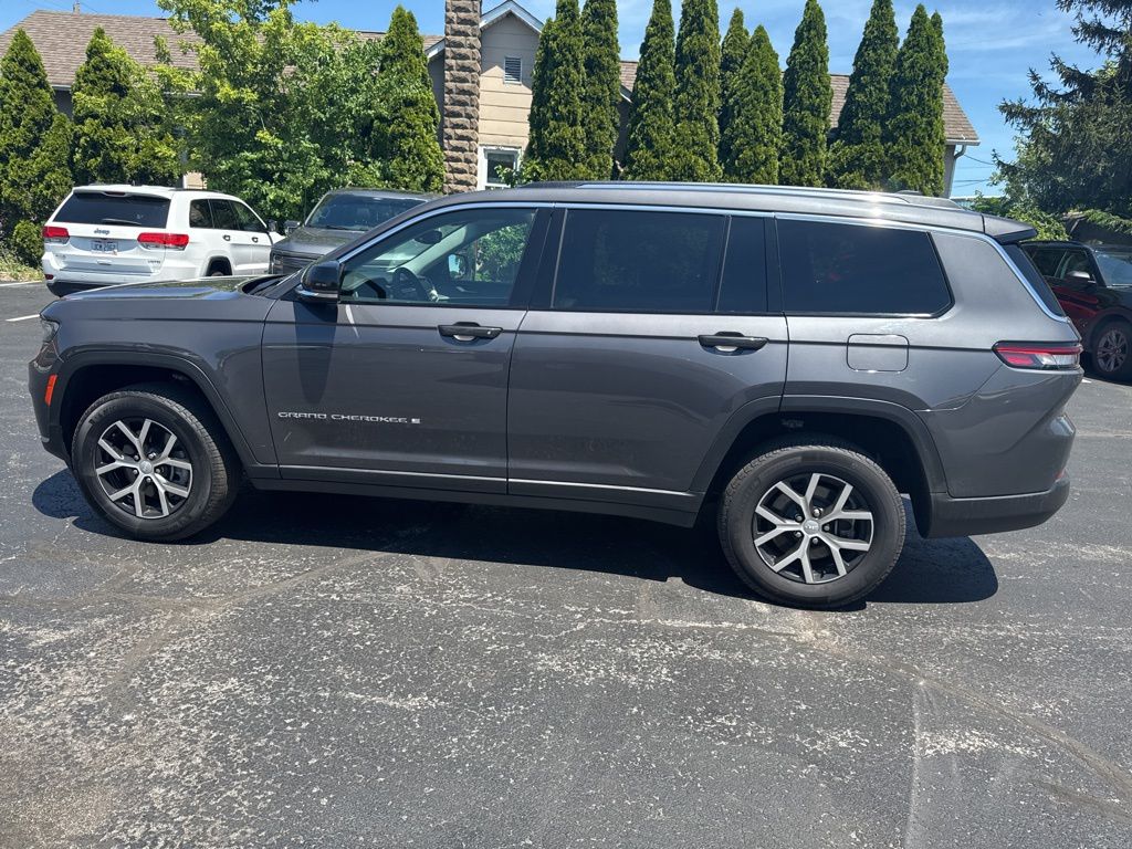 2024 Jeep Grand Cherokee Limited photo 4