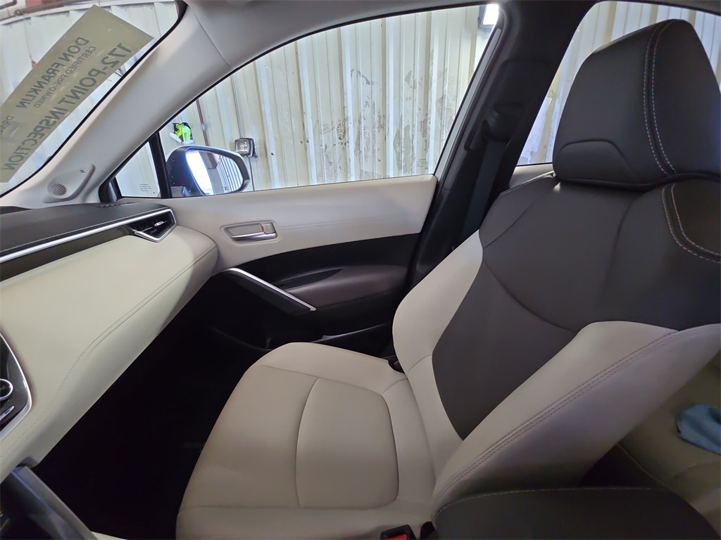 2022 Toyota Corolla Cross XLE photo 12