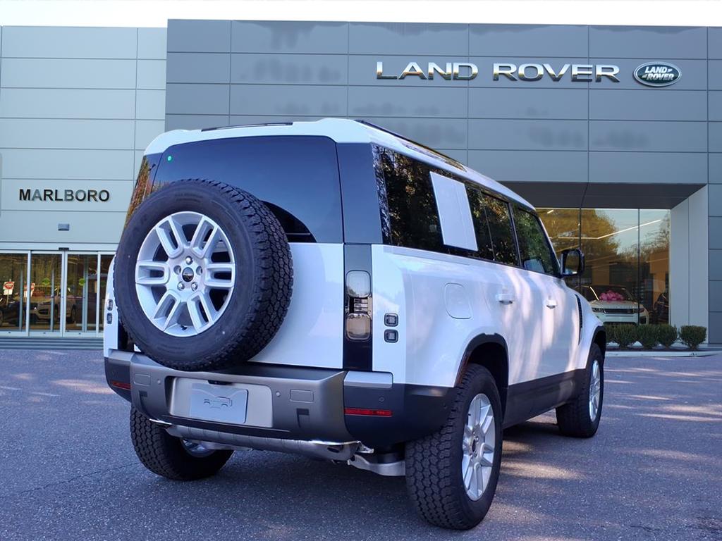 2026 Land Rover Defender 110 photo 2