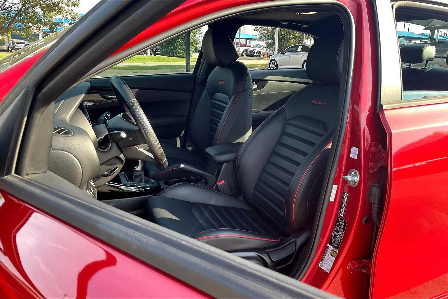 2023 Kia Forte GT photo 7