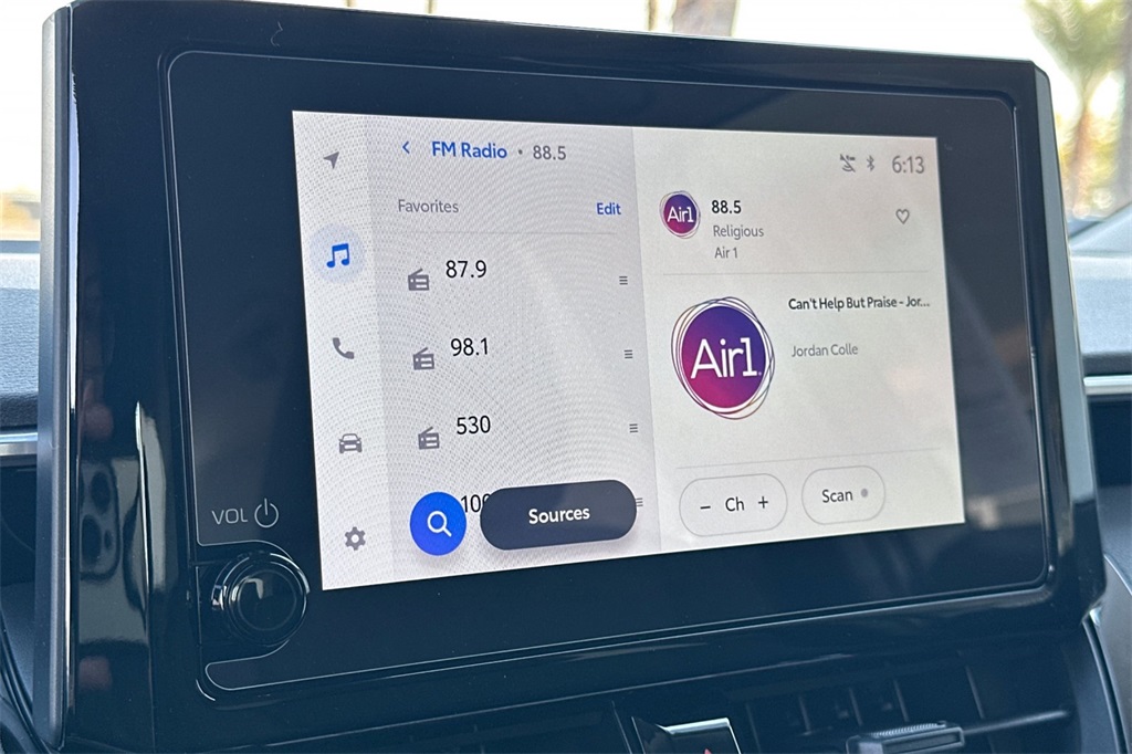 2025 Toyota Corolla Hybrid LE photo 15