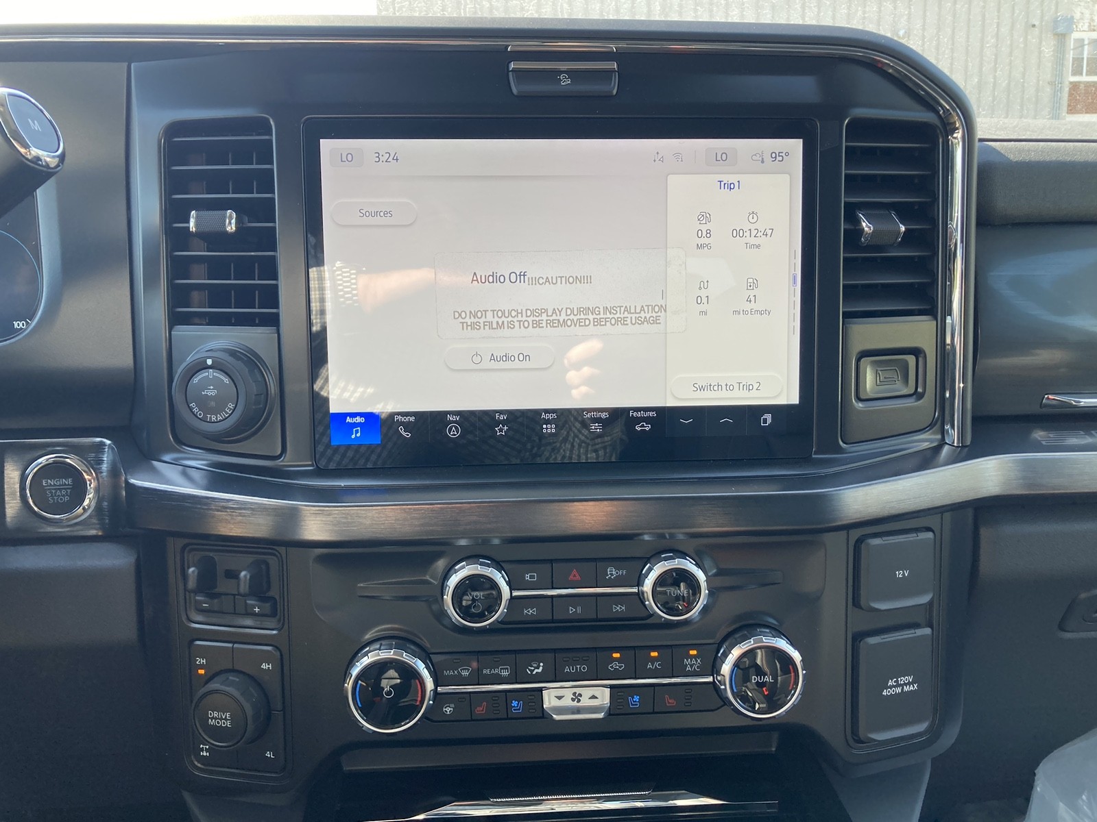 2026 Ford F-250 Lariat photo 12