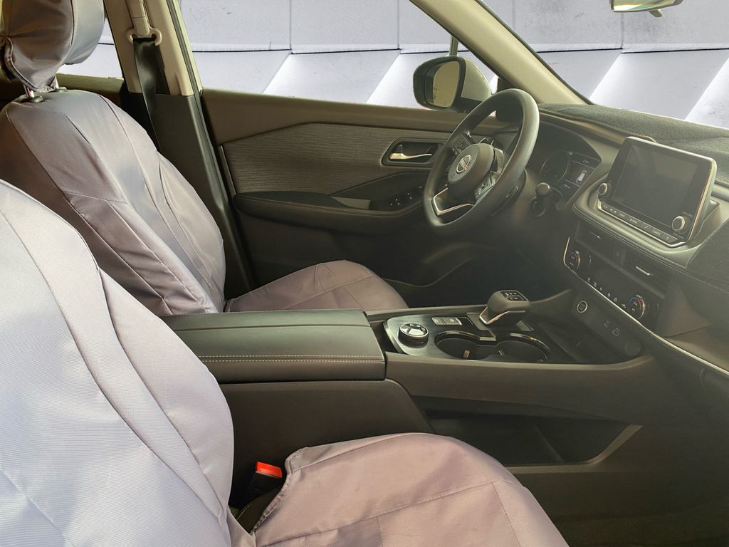 2023 Nissan Rogue SV photo 13
