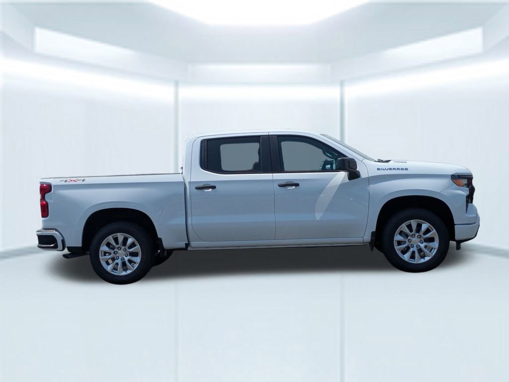 2025 Chevrolet Silverado 1500 Custom photo 6