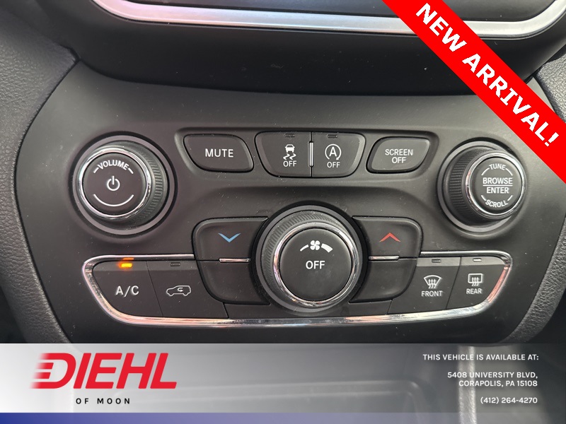 2020 Jeep Cherokee Latitude photo 28