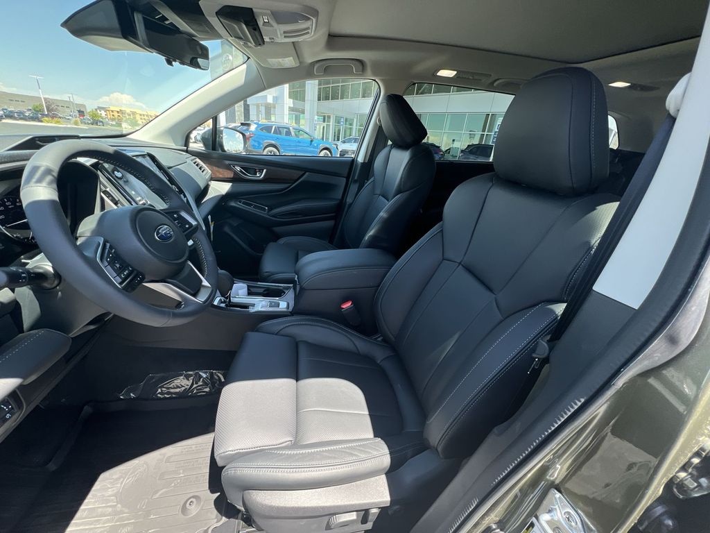 2025 Subaru Ascent Touring photo 19