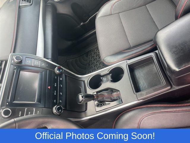 2016 Toyota Camry SE photo 6