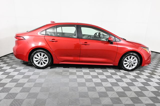 2020 Toyota Corolla LE Premium photo 23