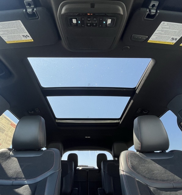 2025 Ford Explorer ST photo 11
