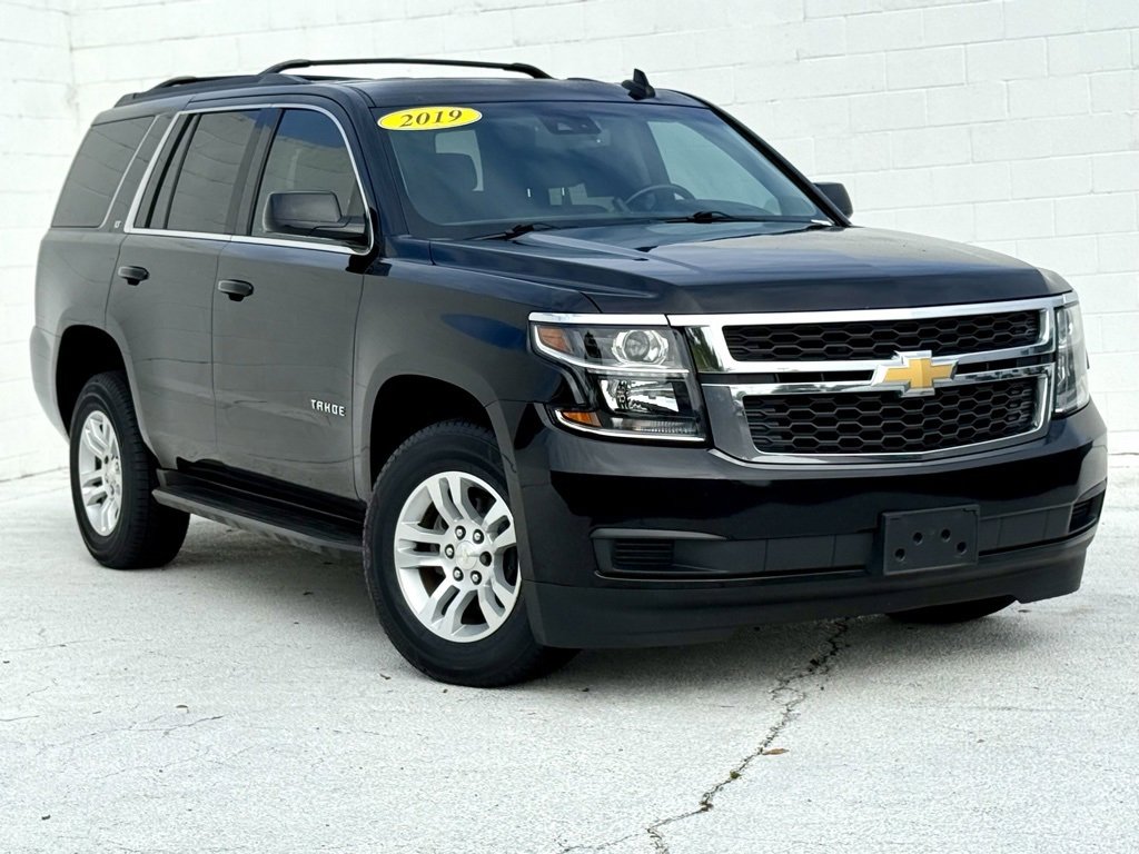 2019 Chevrolet Tahoe LT photo 2