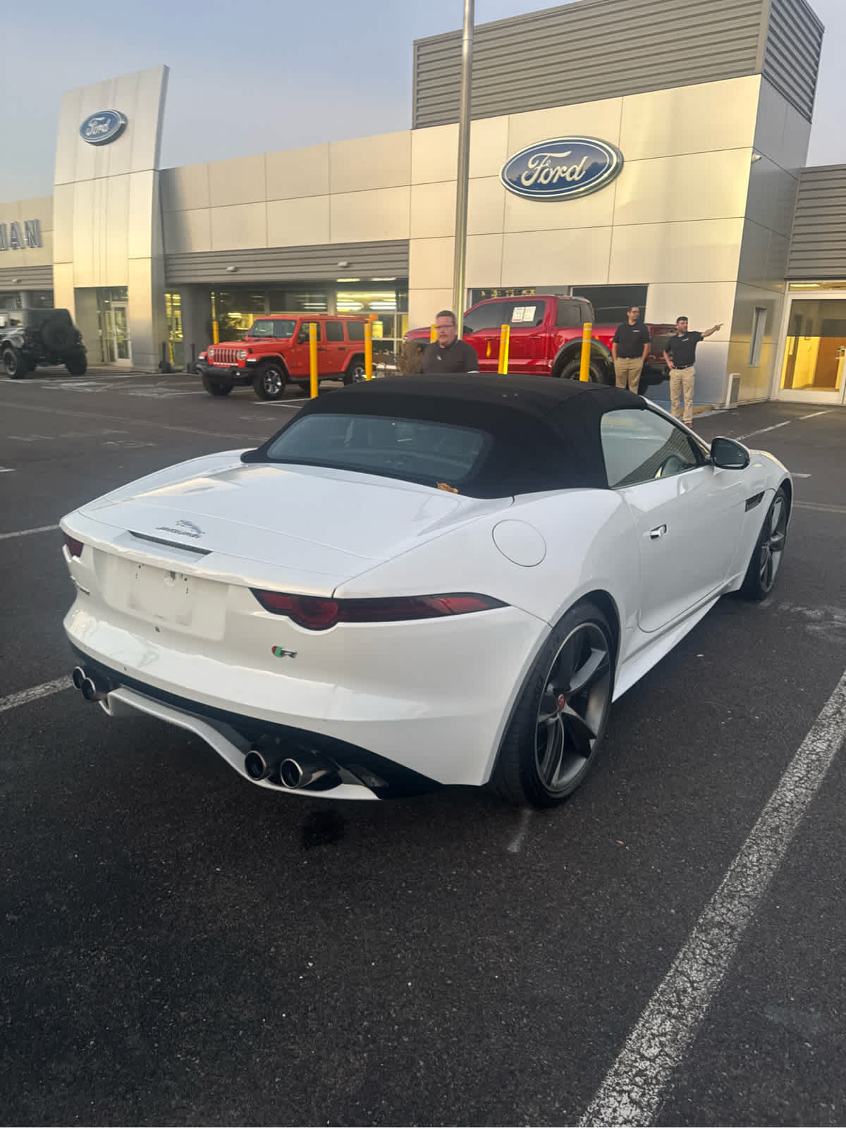 2018 Jaguar F-TYPE R photo 6