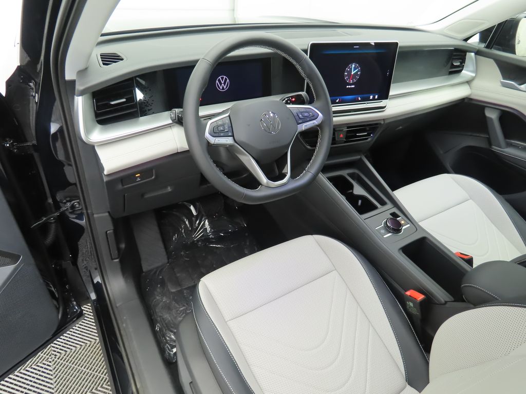 2025 Volkswagen Tiguan SE photo 9