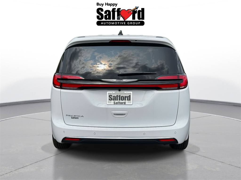 2026 Chrysler Pacifica photo 6
