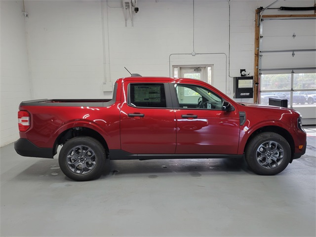 2025 Ford Maverick XLT photo 2