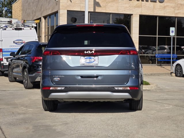 2022 Kia Carnival EX photo 6