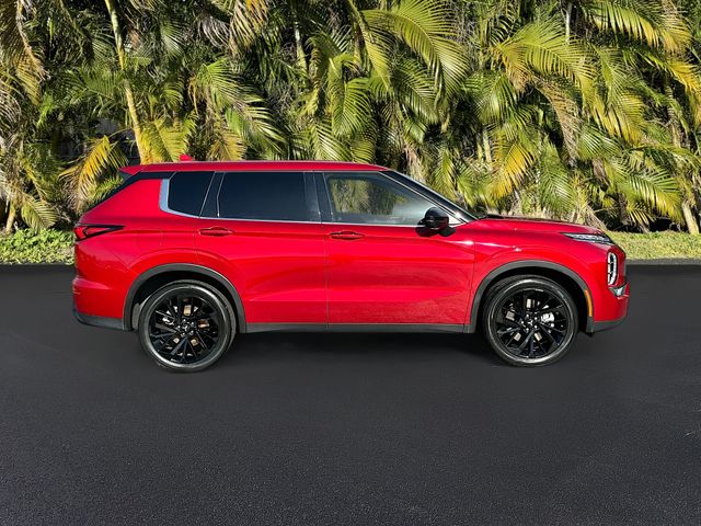 2024 Mitsubishi Outlander SE Black Edition photo 3