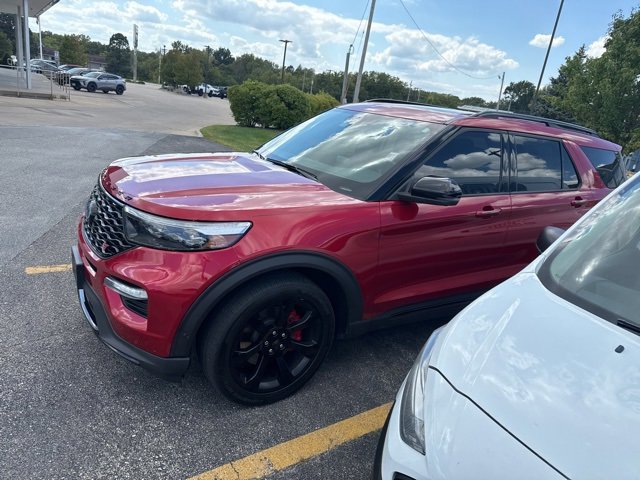 2020 Ford Explorer ST photo 2