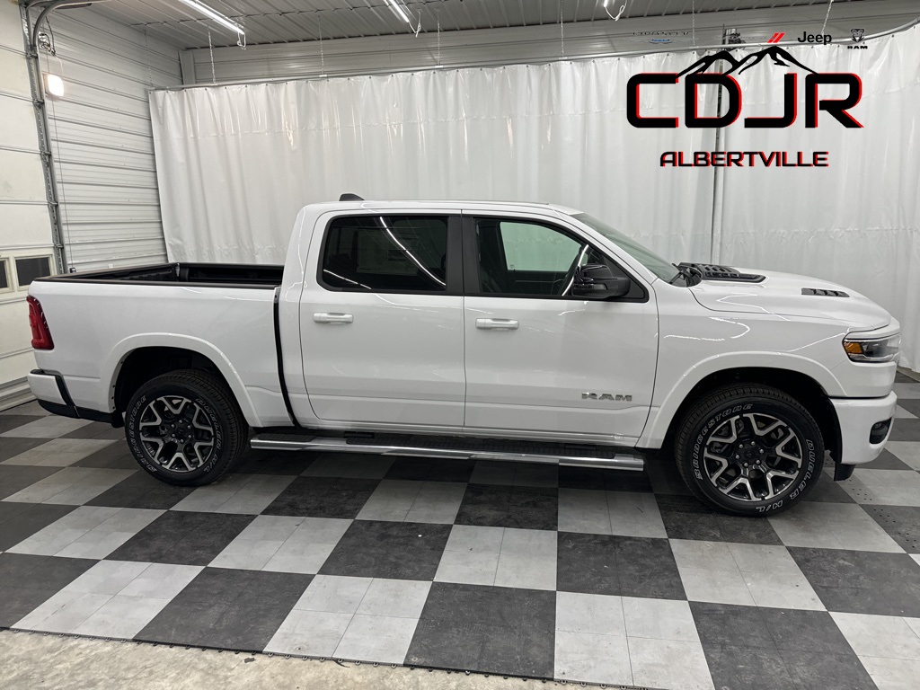 2025 Ram 1500 Laramie photo 3
