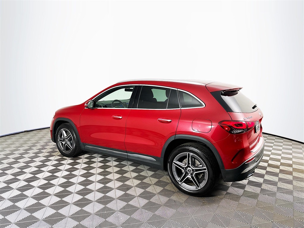 2022 Mercedes Benz GLA 250 4MATIC photo 4
