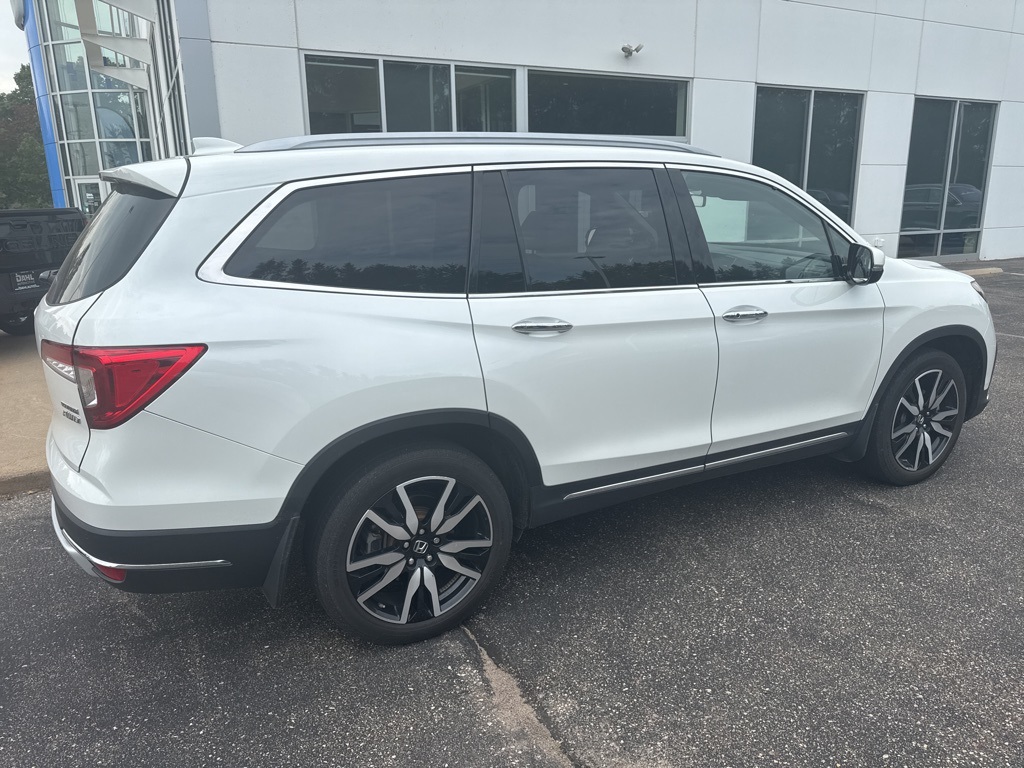2022 Honda Pilot Touring photo 3