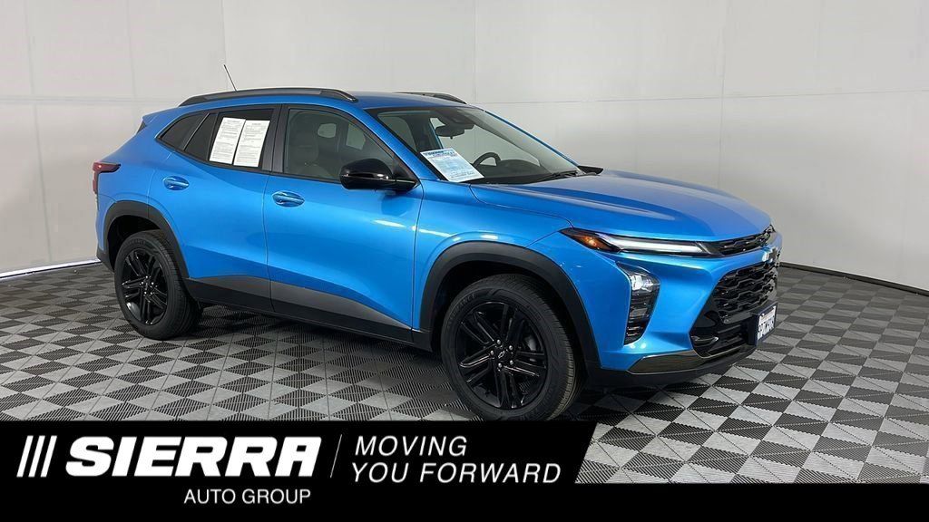 Used 2025 Blue Chevrolet ACTIV image 1