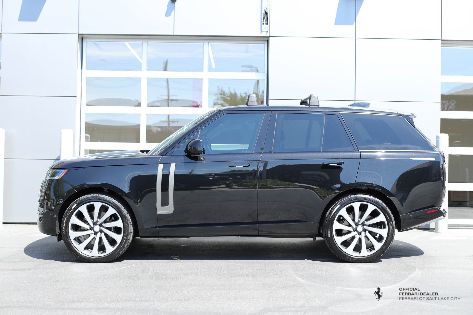 2025 Land Rover Range Rover Autobiography photo 2