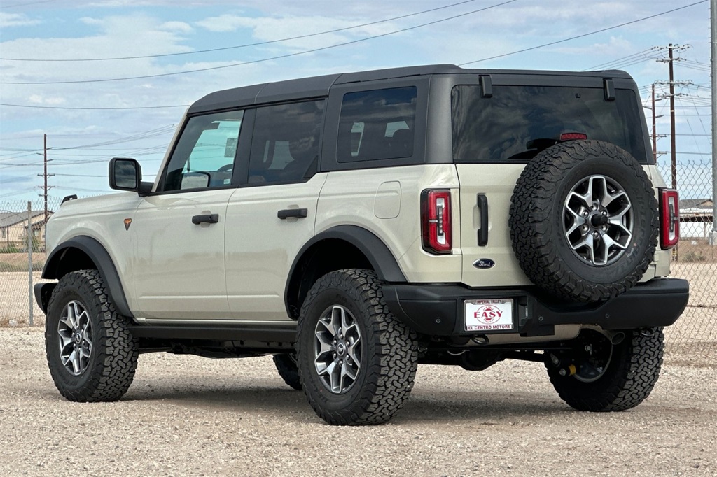 2025 Ford Bronco Badlands photo 6