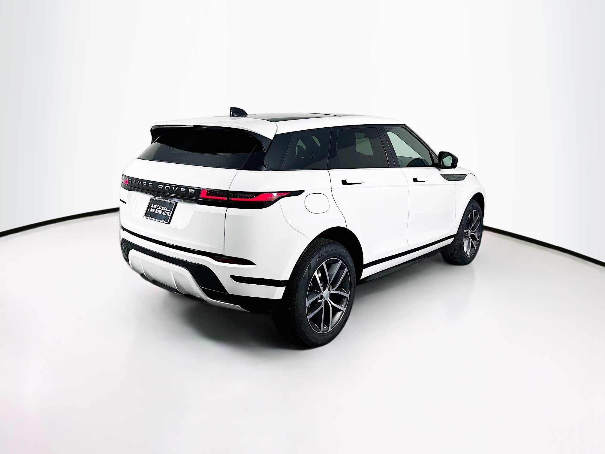 2026 Land Rover Range Rover Evoque Dynamic SE photo 3