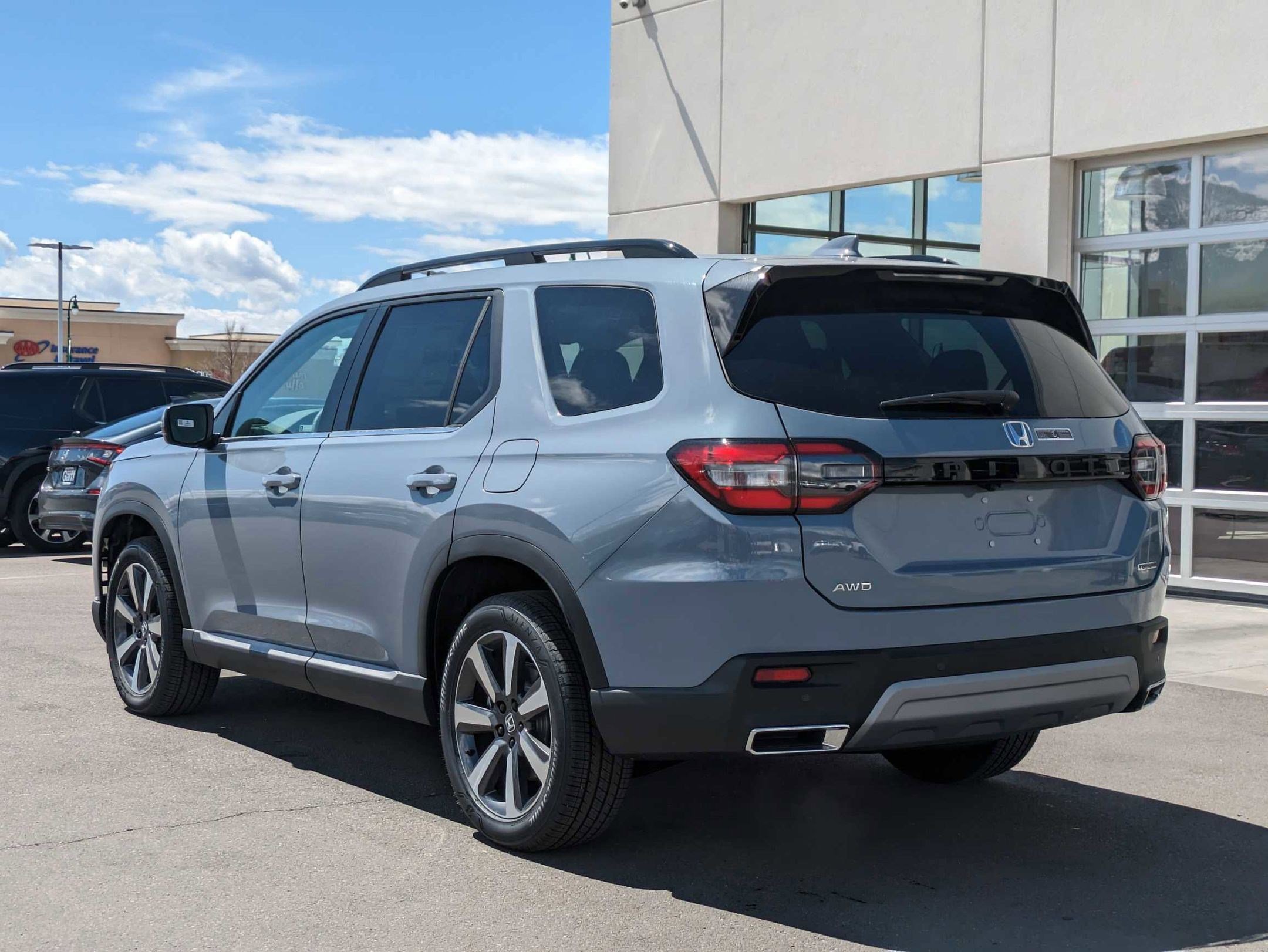 2025 Honda Pilot Touring photo 4
