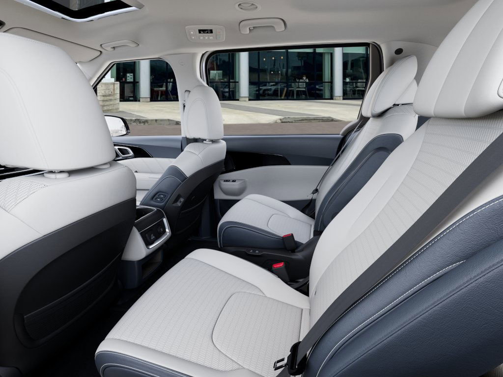 2025 Kia Carnival SX Prestige photo 17