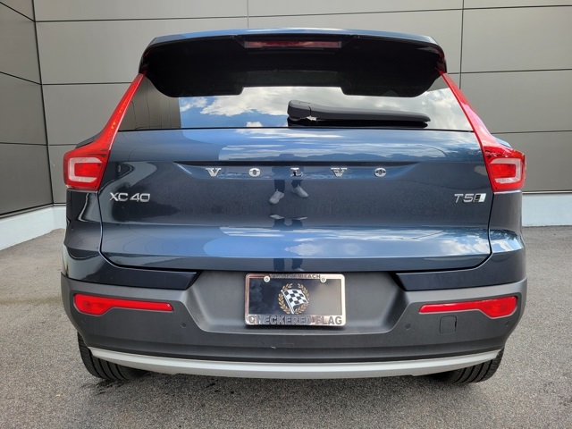 2022 Volvo XC40 T5 Inscription photo 3
