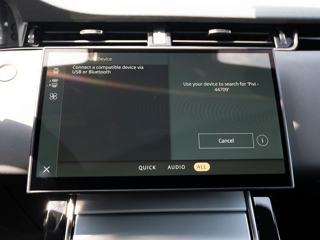 2024 Land Rover Range Rover Evoque S photo 28