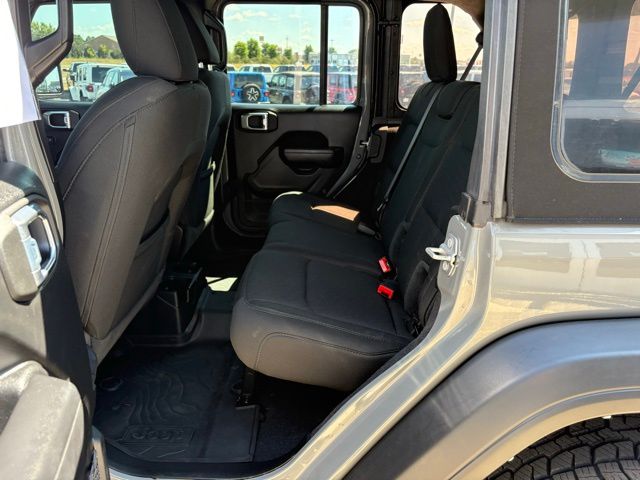 2021 Jeep Wrangler Unlimited Willys photo 21
