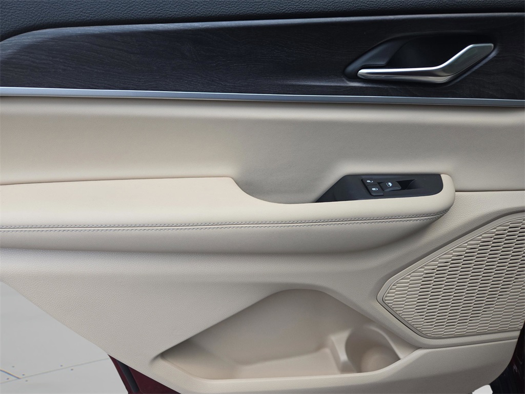 2025 Jeep Grand Cherokee Limited photo 19