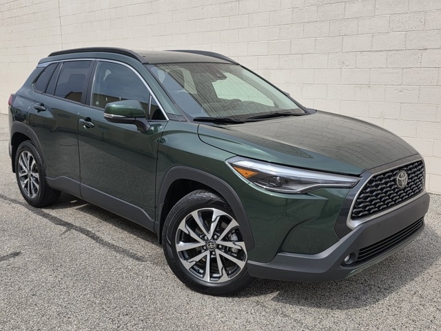 2022 Toyota Corolla Cross XLE photo 7