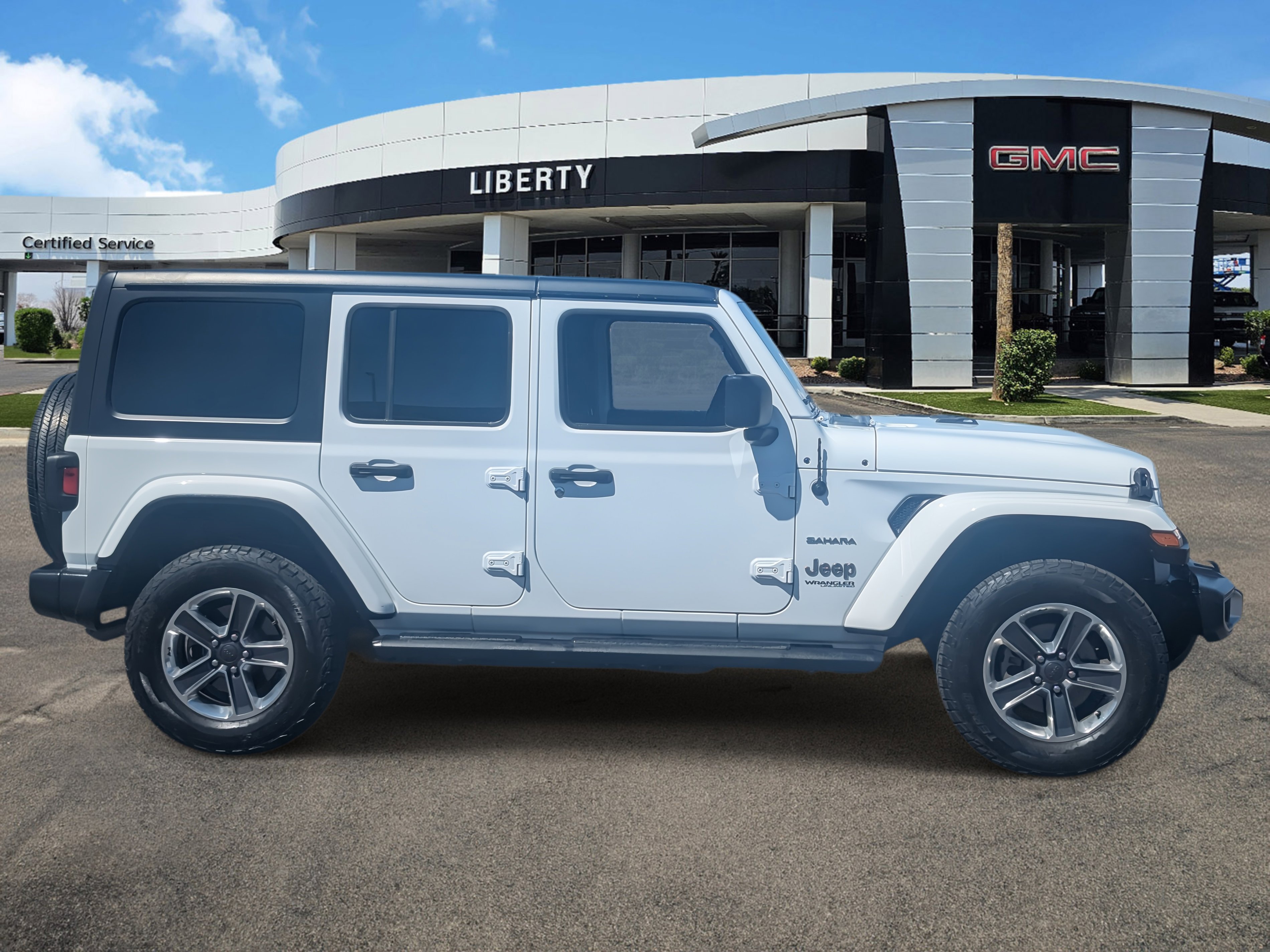 2021 Jeep Wrangler Unlimited Sahara photo 2