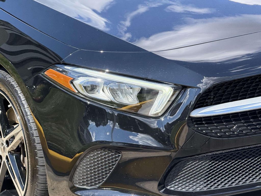2022 Mercedes Benz A 220 4MATIC photo 4