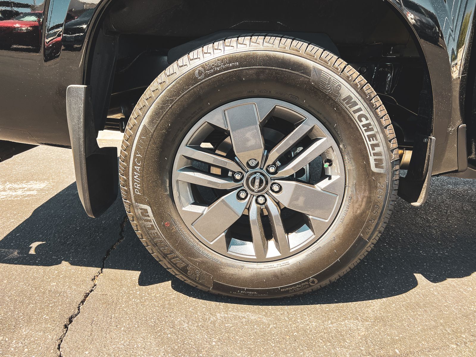 2025 Nissan Frontier SV photo 2