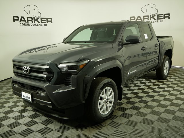 2025 Toyota Tacoma SR5's photo