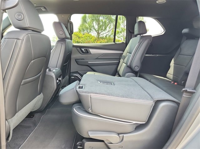 2025 Buick Enclave Sport Touring photo 4
