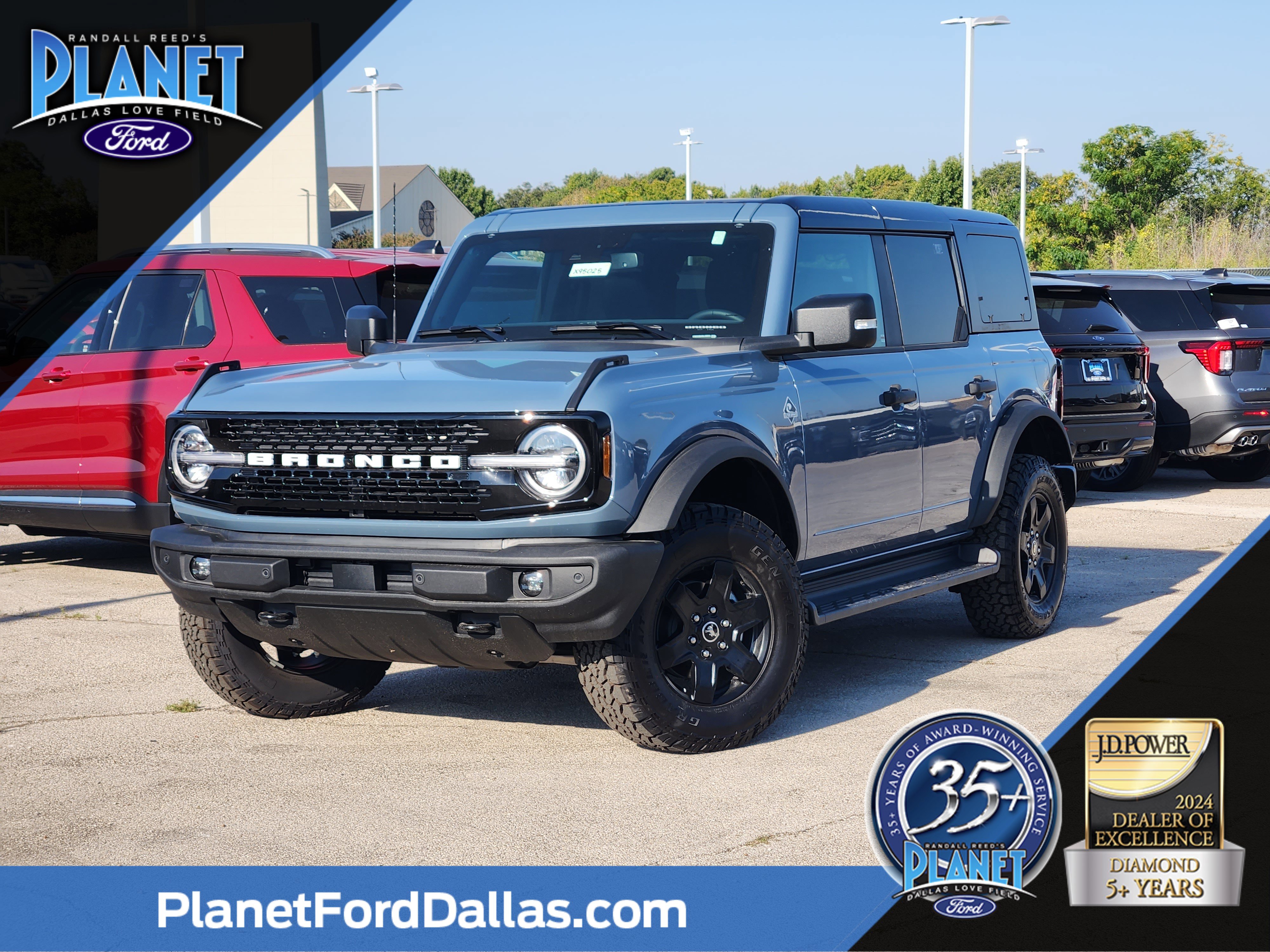 2025 Ford Bronco 4-Door Outer Banks's photo