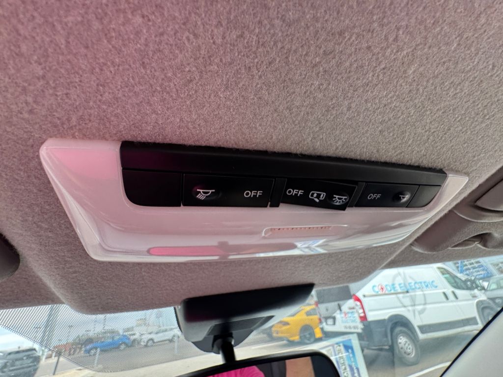 2025 Nissan Kicks Play S photo 27