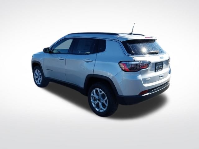 2025 Jeep Compass Latitude photo 15