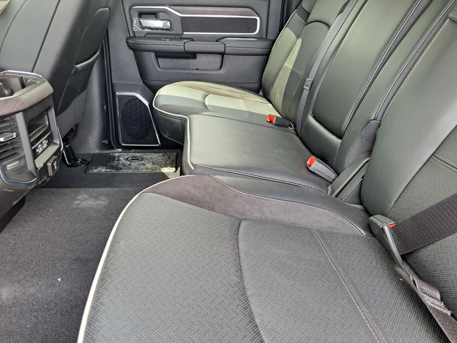 2025 Ram 2500 Laramie photo 19