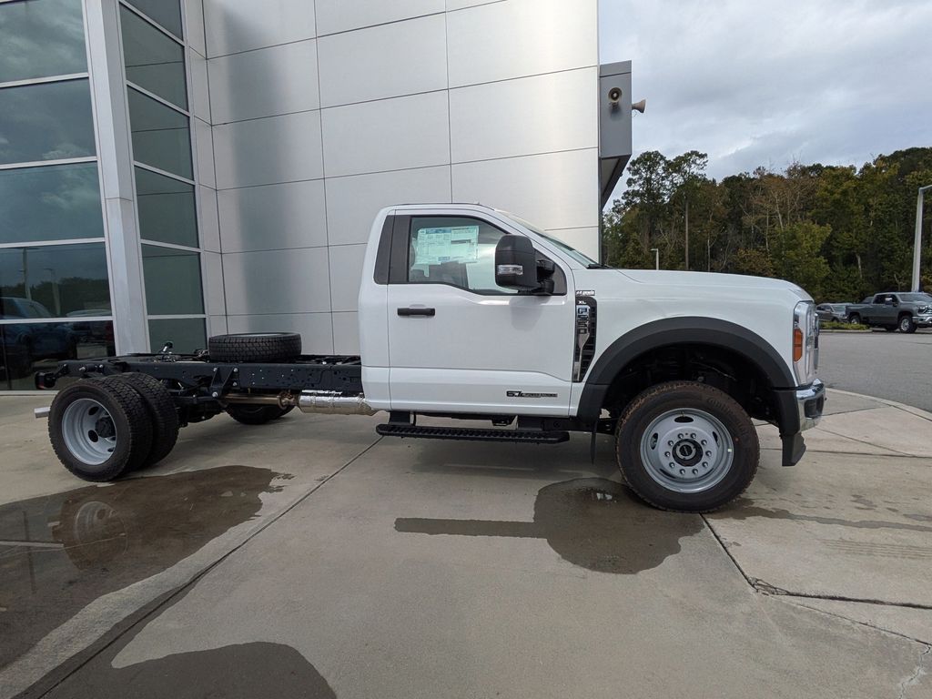 2025 Ford F-550 XL photo 4