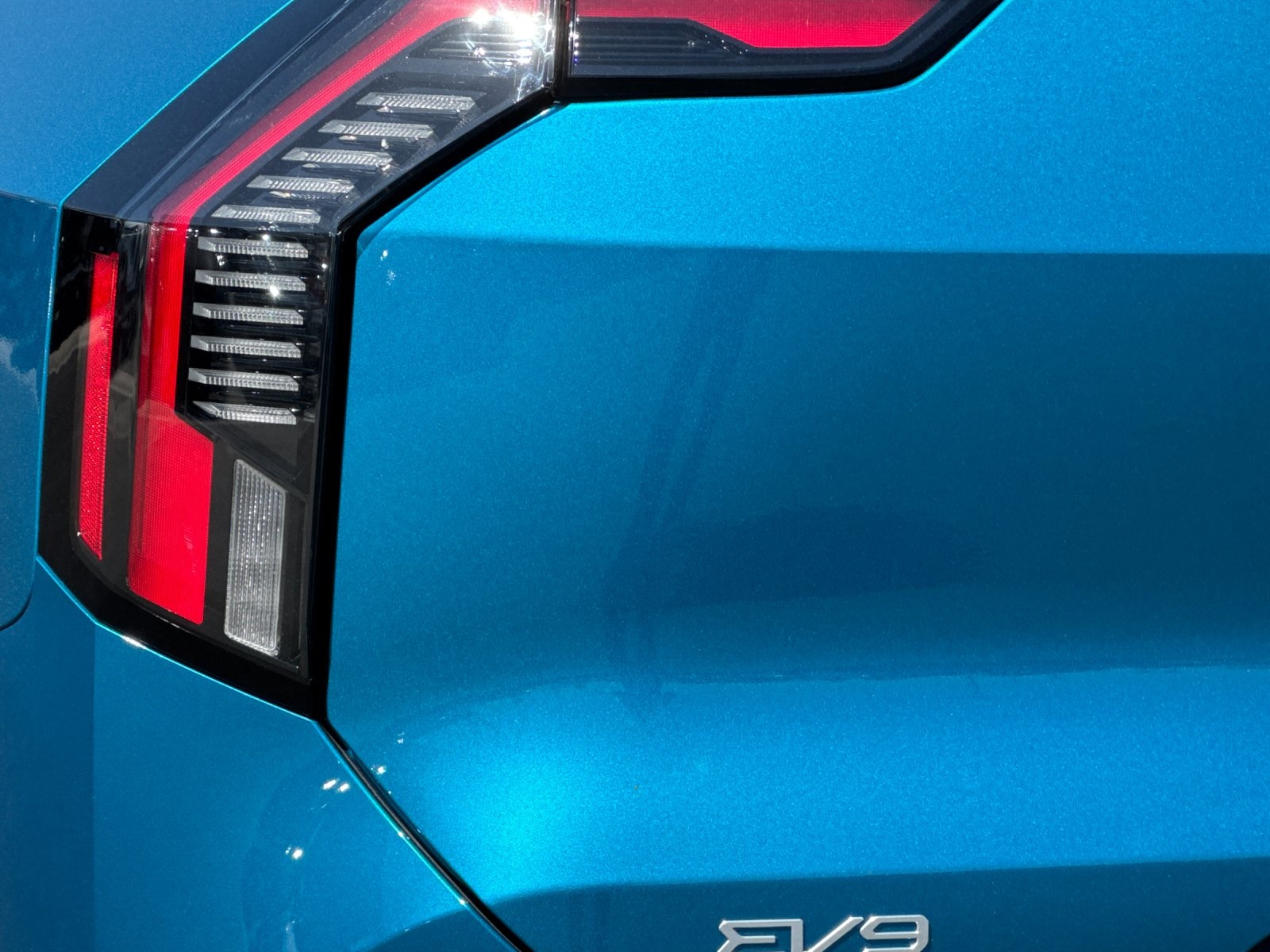 2026 Kia EV9 Wind photo 31