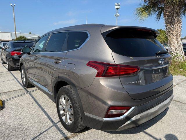 2019 Hyundai Santa Fe SE photo 2
