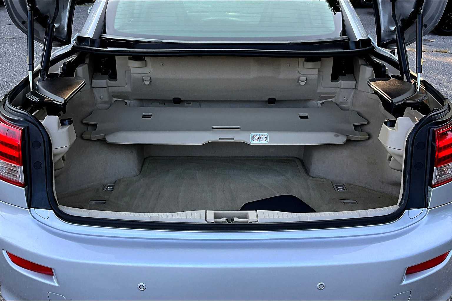 2011 Lexus IS 250C photo 27